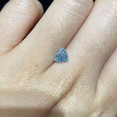 0.89 Karat Laboratuvarda Renkli Elmaslar Oluşturuldu Üçgen Kesim Mavi İnsan Yapımı Elmaslar