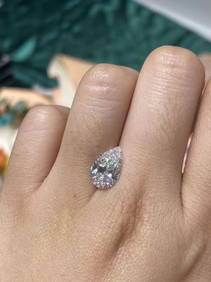 Çok Boyutlu CVD Lab Yetiştirilen Elmas 1.58ct Armut Şekilli Beyaz Yetiştirme