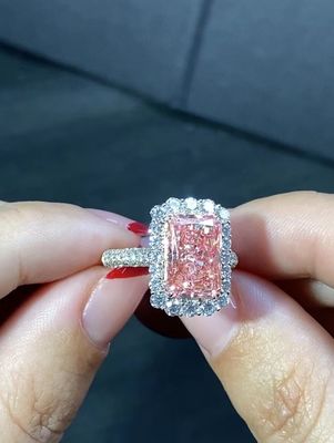 4.56ct Lab Pırlanta Takı Pembe Parlak Kesim Pırlanta Yüzük