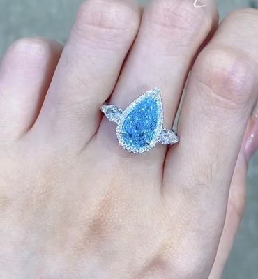 18K Beyaz Altın CVD Pırlanta Yüzük 2.32ct Mavi Armut Kesim Nişan Yüzüğü Takı