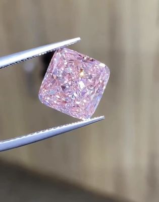 Laboratuar Tarafından Oluşturulan Renkli Gevşek Sentetik Elmaslar 6CT Pembe Yastık Kesim Elmas