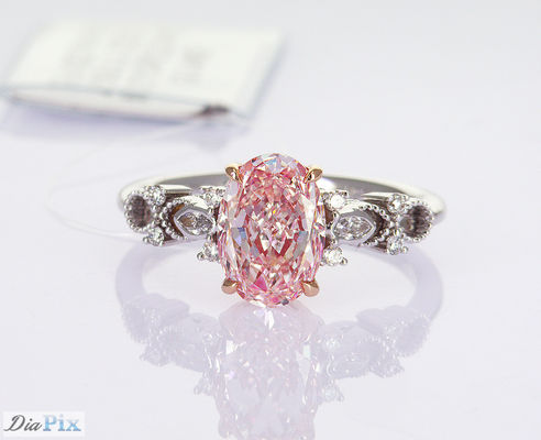 2.2ct IGI Sertifikalı Laboratuvar Büyümüş Pembe Oval Sentetik Elmas Klasik Stil 18 Karat Beyaz Altın Yüzük