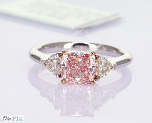 1.76CT Sentetik Kiraz Pembe CVD Elmas Yüzükler Yastık Kesim 18 karat Beyaz Altın