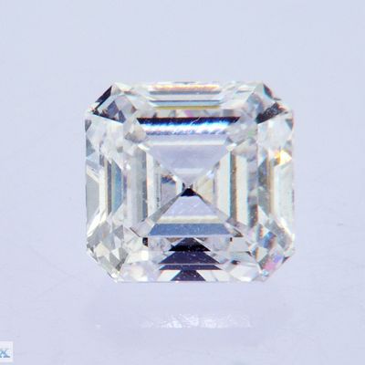 Beyaz 3.2ct Laboratuvarda yetiştirilmiş CVD Elmaslar Kare Zümrüt Asscher Şekli IGI Sertifikalı