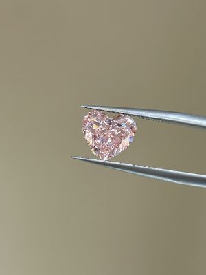 Fantezi Yoğun Pembe Kalp Şekli Laboratuvar Yetiştirilmiş Pırlantalar IGI Sertifikalı Pırlantalar Pembe Pırlantalar