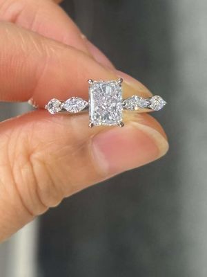Radiant Cut 1.04ct Laboratuvarda yetişmiş elmas yüzükler IGI Sertifikalı Platin Nişan Yüzüğü PT950